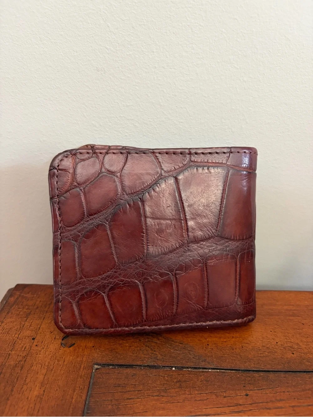 TECOVAS ALLIGATOR BILLFOLD WALLET COLOR: WALNUT